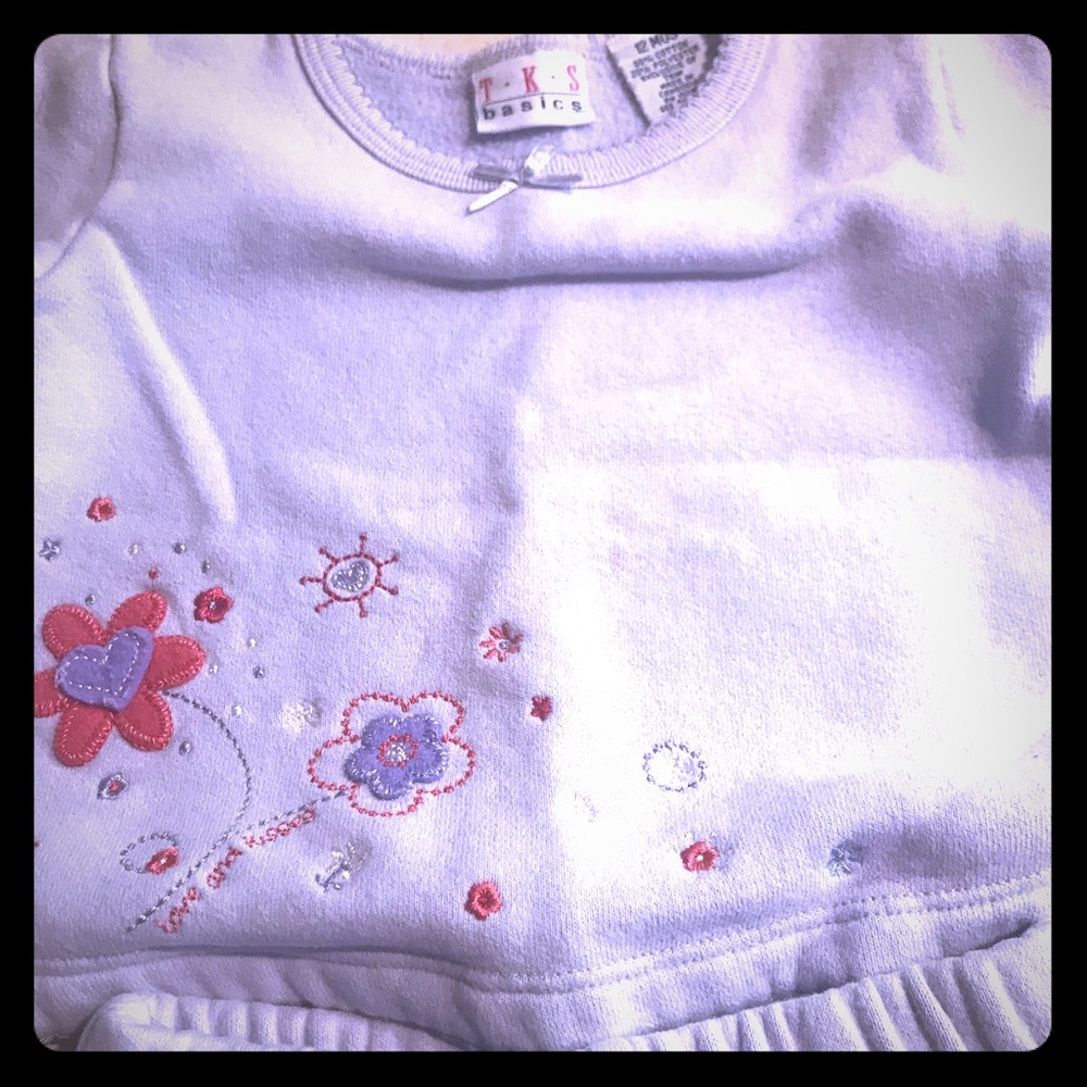 Girls sweatshirt and sweatpants outfit.